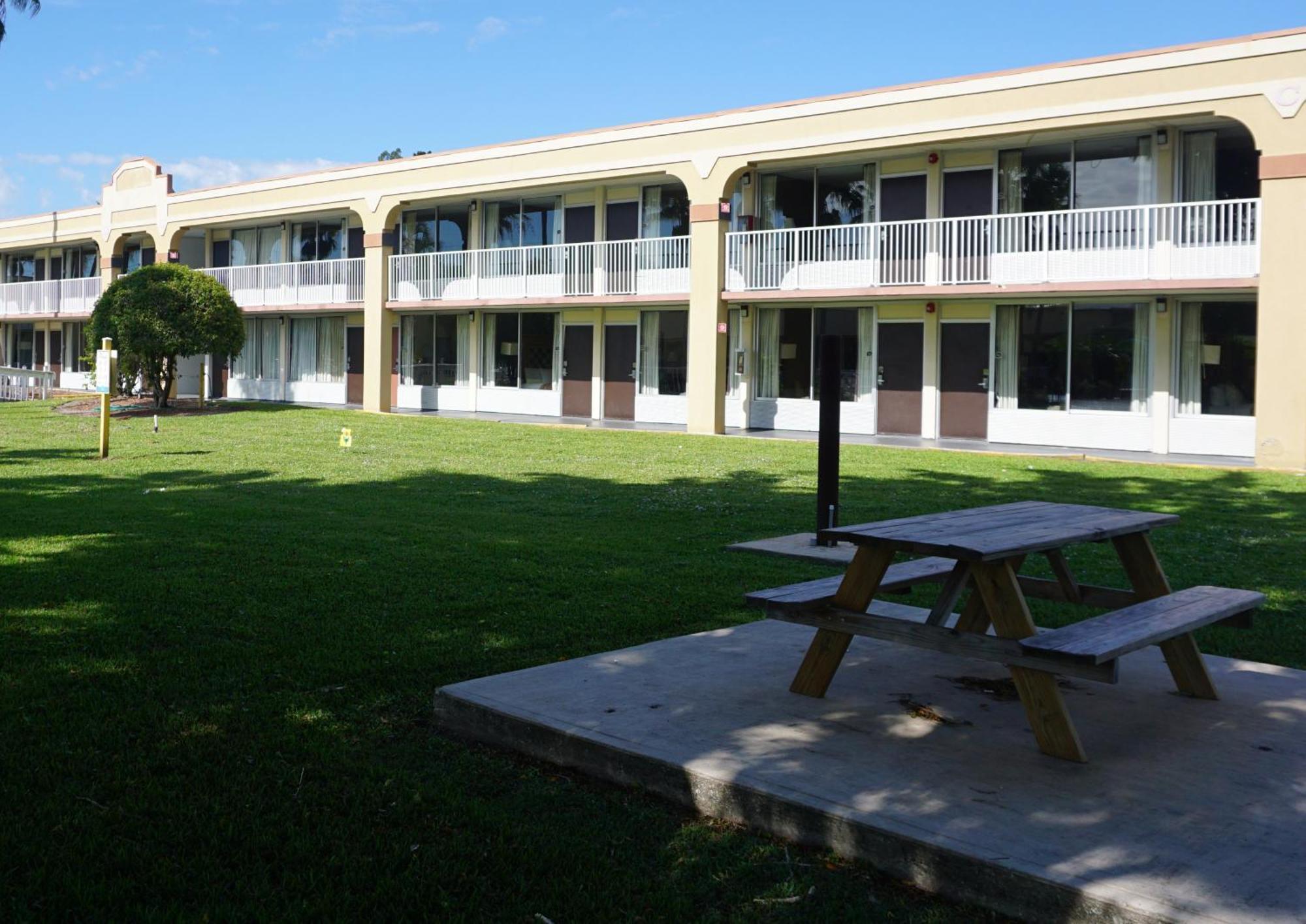 Island Hotel Of Space Coast Merritt Island Exterior photo